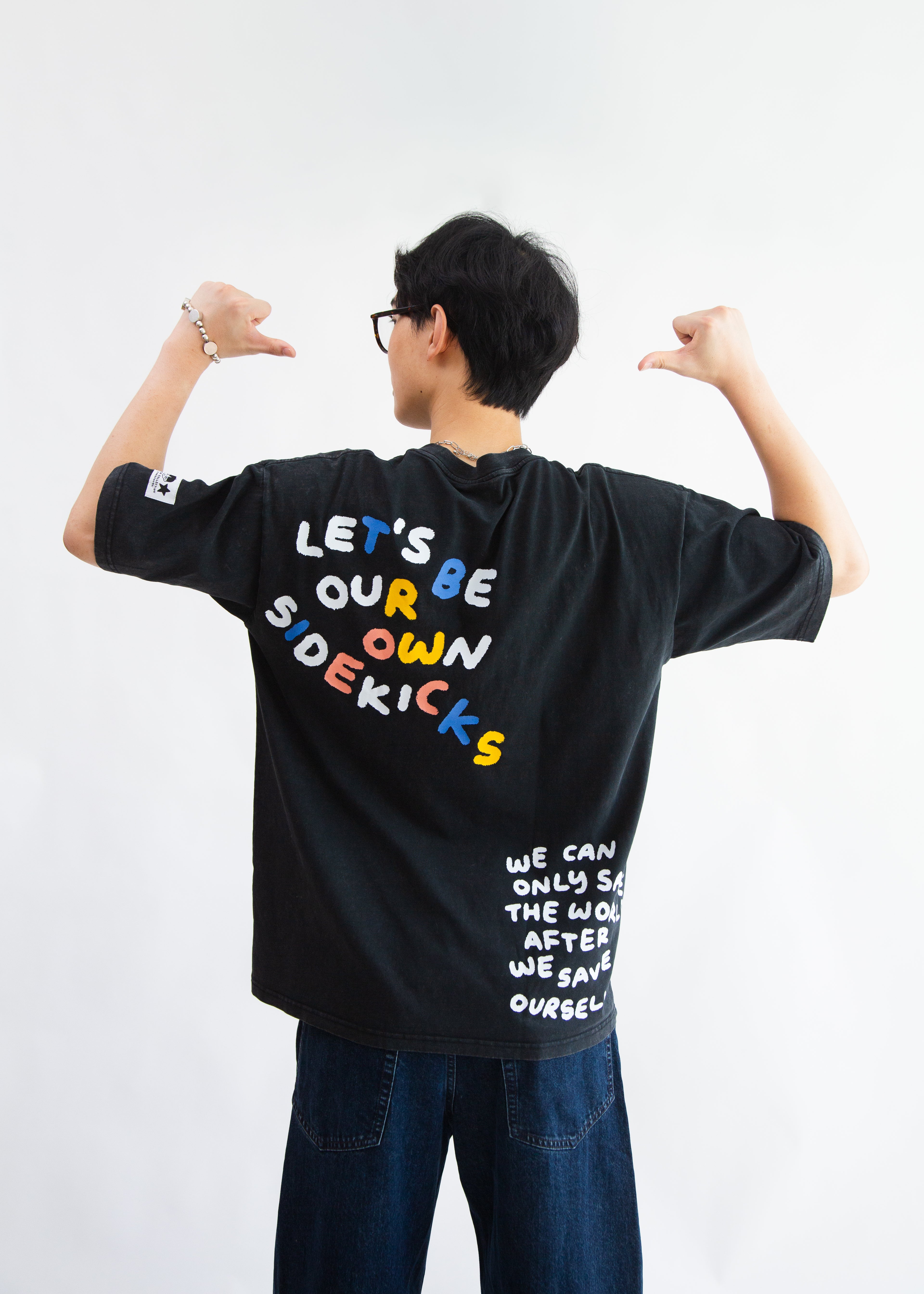 SIDEKICK: Black short sleeve acid-washed t-shirt