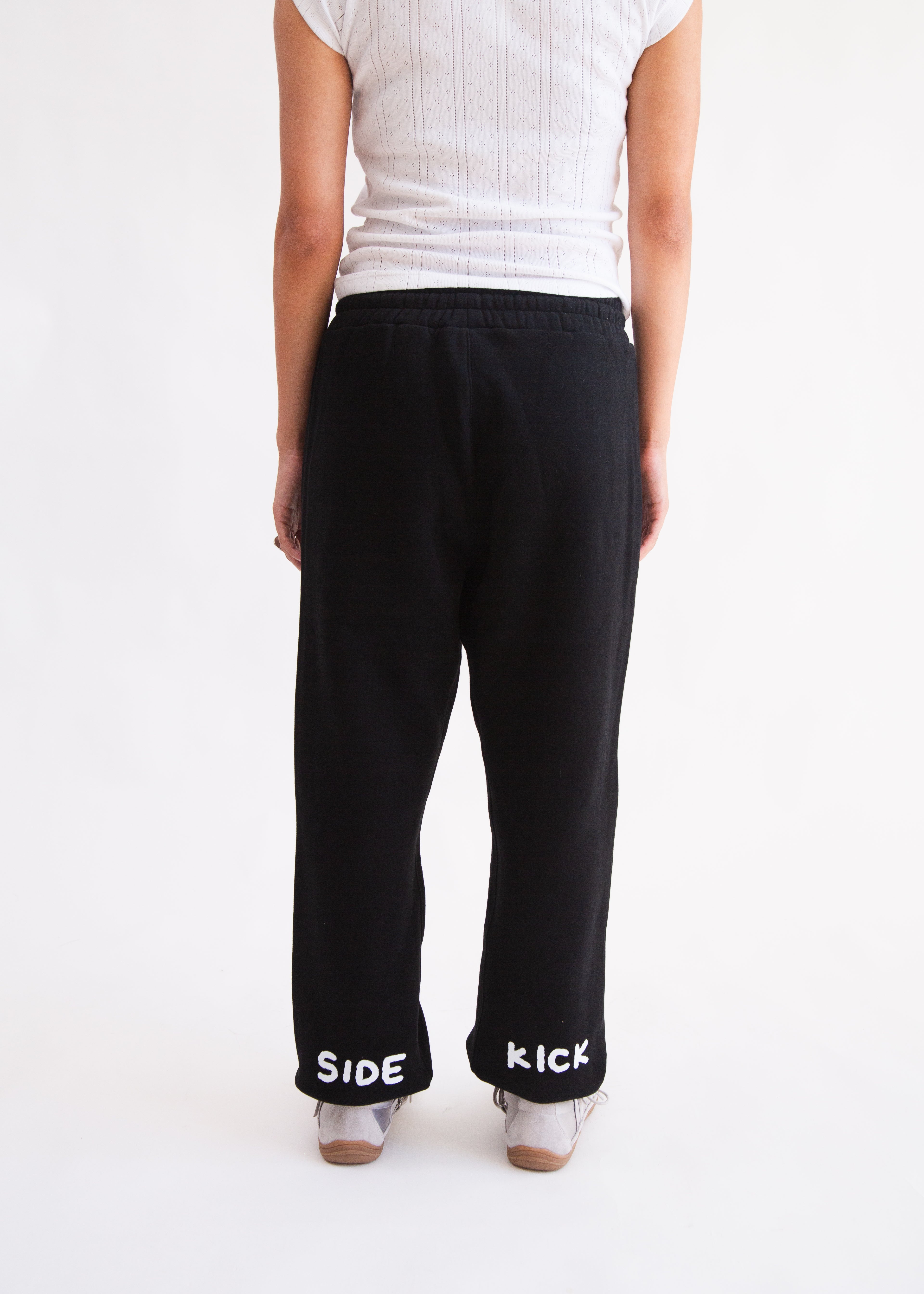 SIDEKICK: Black fleece-lined sweatpants