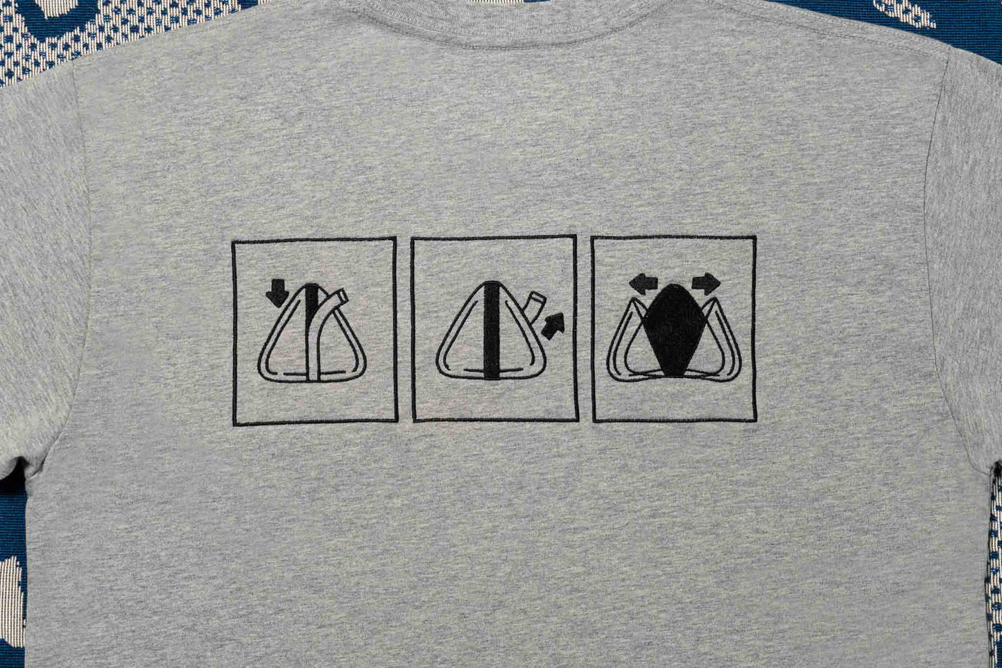 ONIGIRI: Embroidered short sleeve t-shirt