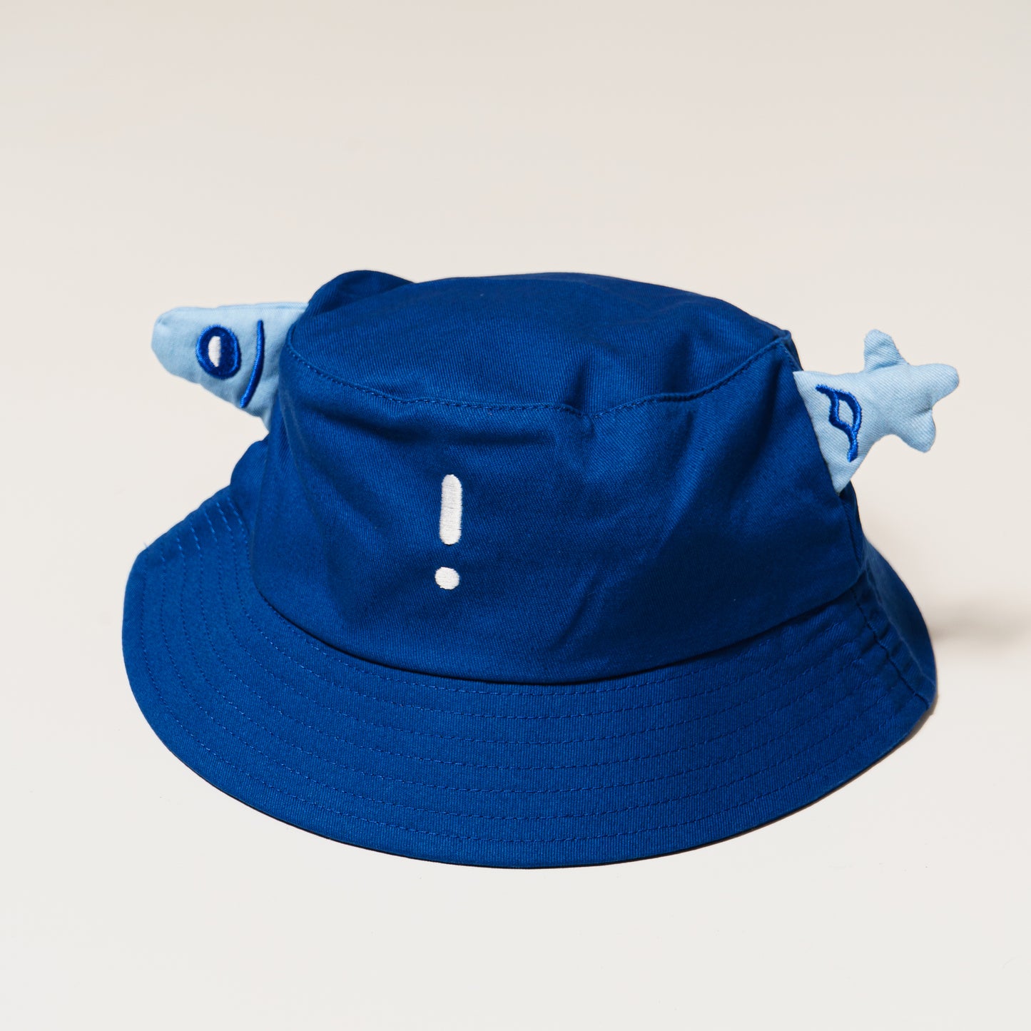 GONE FISHING: Bucket hat