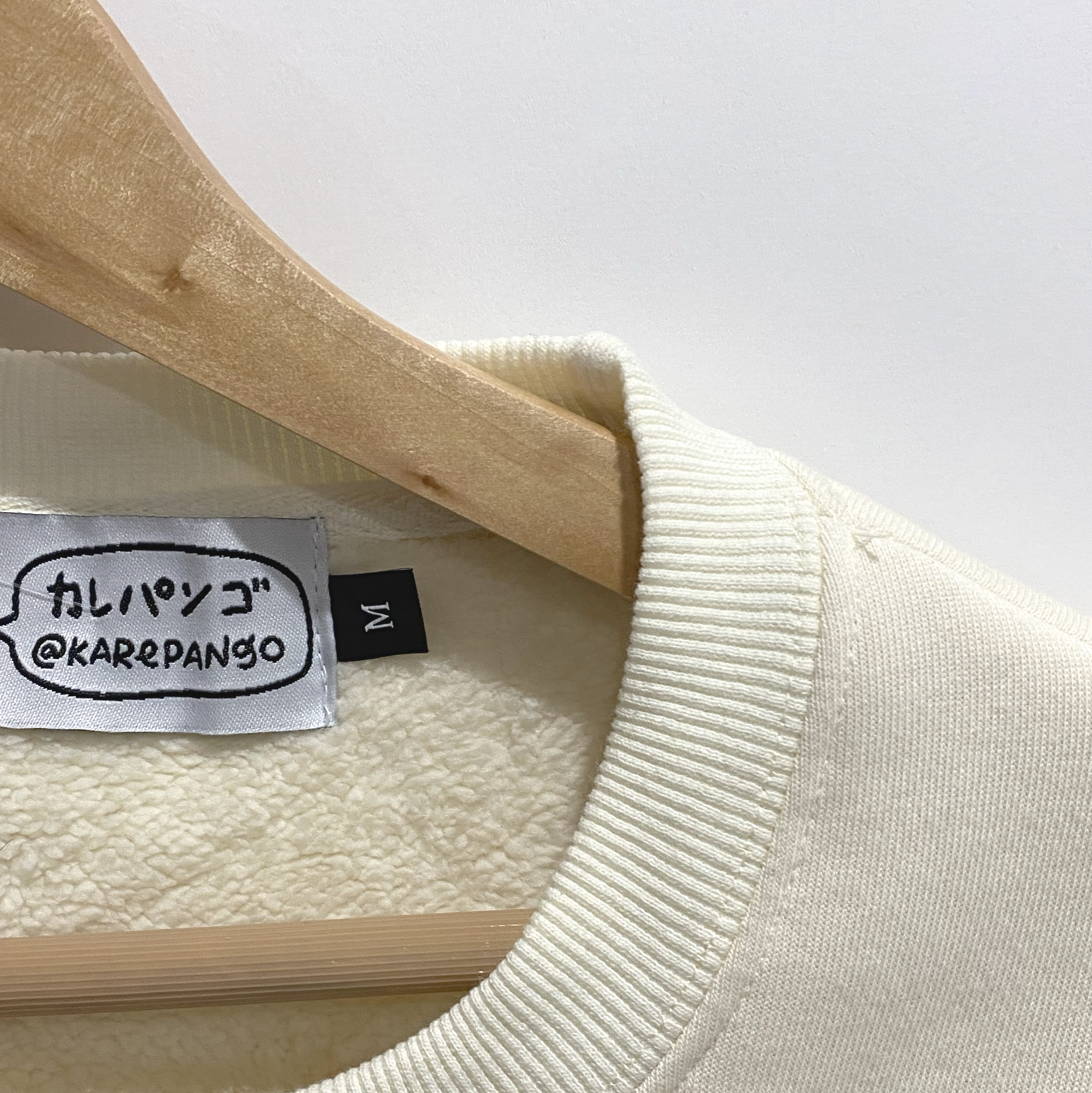 PANPAN: Embroidered long-sleeve thick sweater