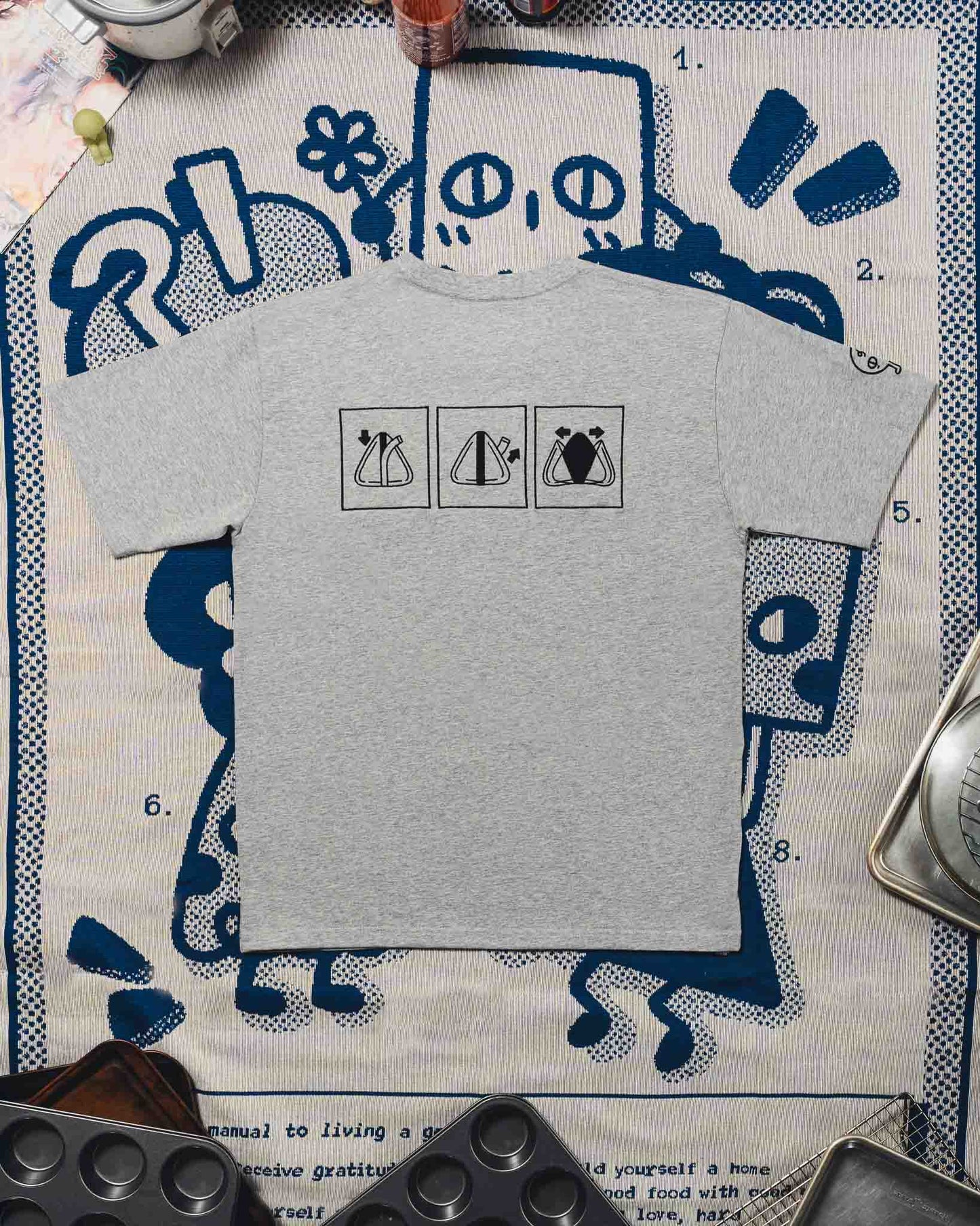 ONIGIRI: Embroidered short sleeve t-shirt