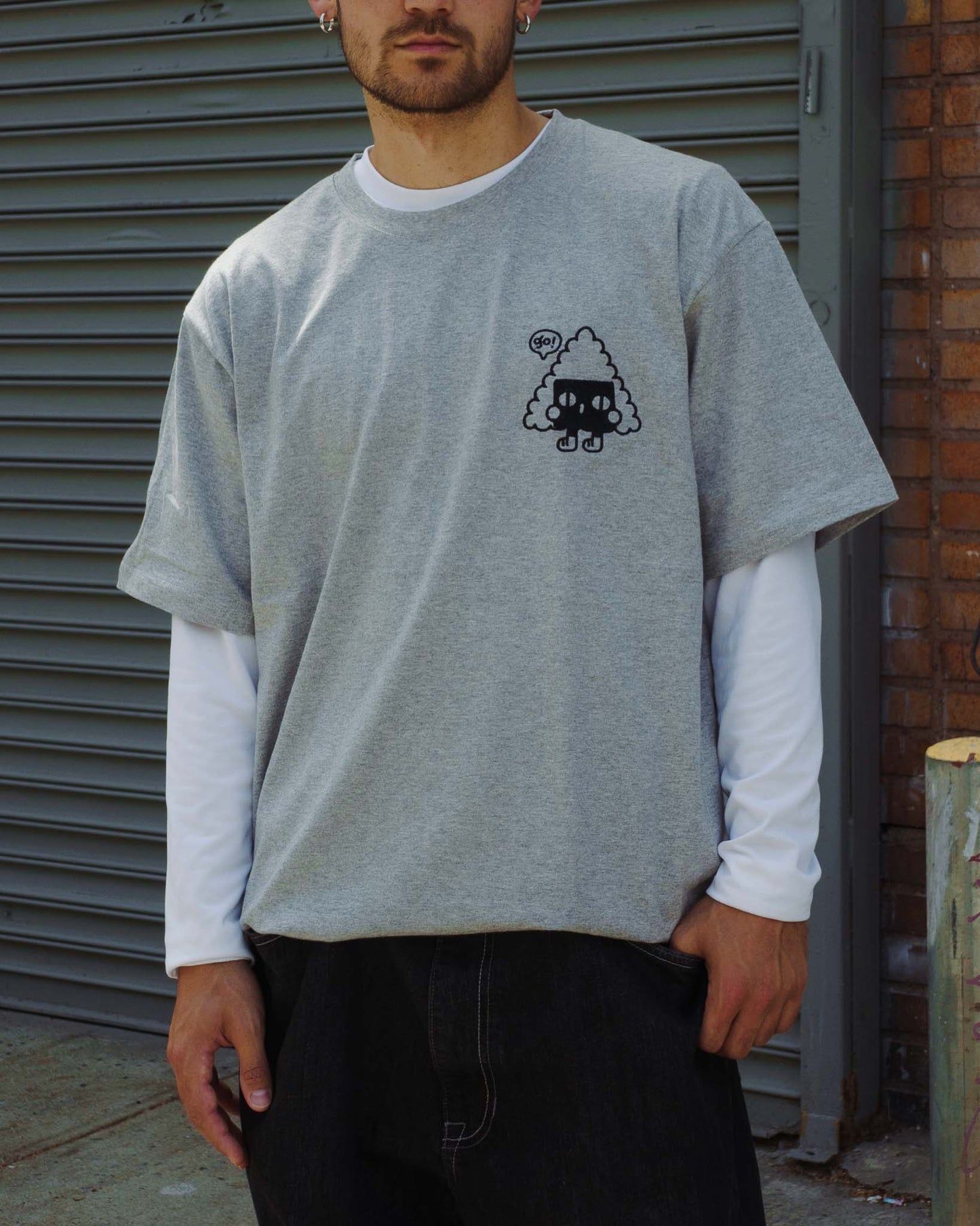 ONIGIRI: Embroidered short sleeve t-shirt