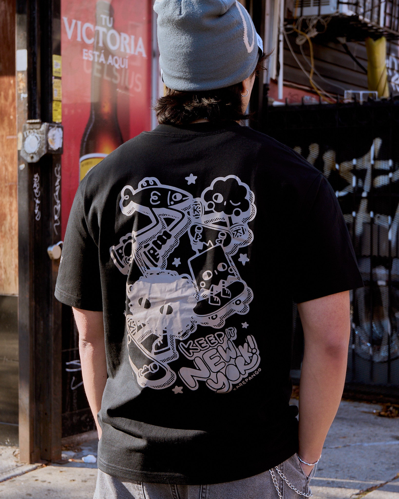 SKATE THE CITY BLACK: Screenprinted short sleeve t-shirt