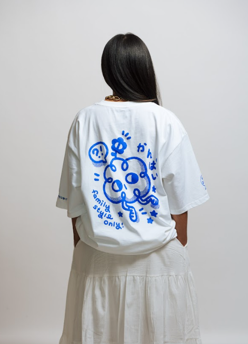 Kazoku: Embroidered short sleeve t-shirt
